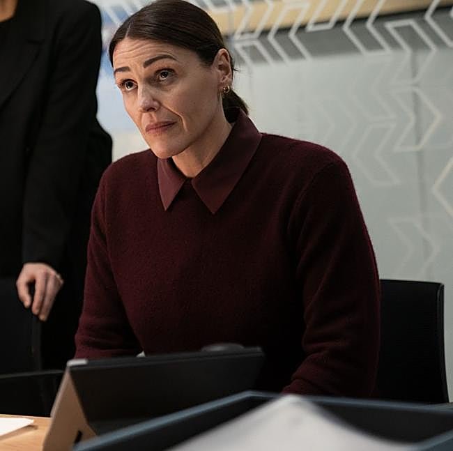 Suranne Jones es la investigadora Amy Silva en Vigil: conspiración en el Ártico.