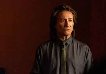 Él sigue siendo 'Aquel': los orígenes humildes, las pasiones íntimas y el ascenso al estrellato que marcan el «honesto» biopic de Raphael