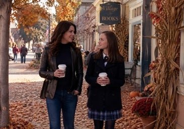 La inesperada influencia de esta serie de principios de los 2000 en nuestros looks de otoño: por qué queremos vestir como Las chicas Gilmore